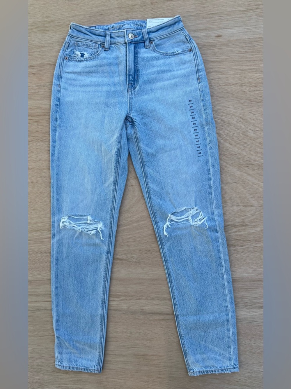 American Eagle Outfitters Light Blue Distressed Mom Jean Y2K Baddie 00R NWT